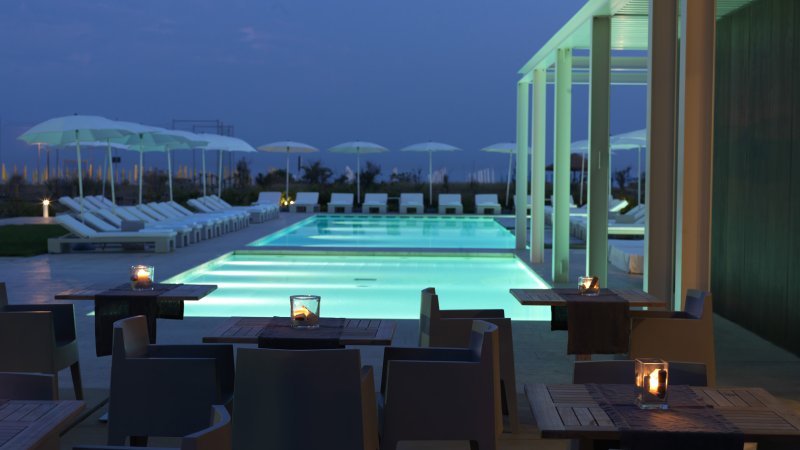 pool bar