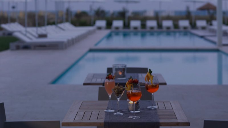 poolbar